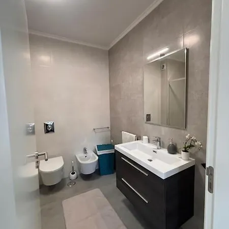 Διαμέρισμα Stylish Near Oasis *