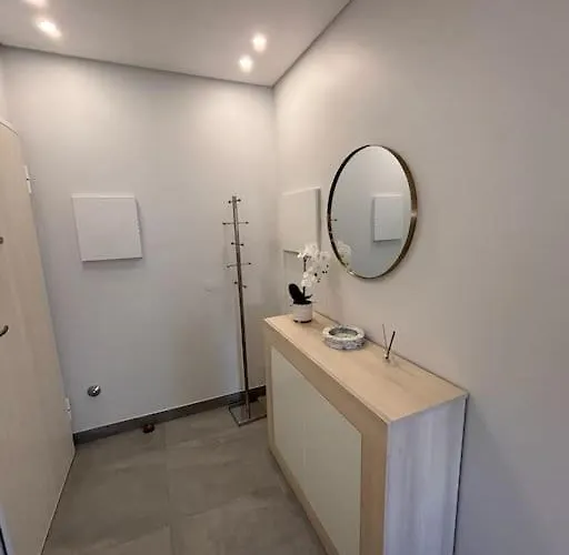 Apartman Stylish Near Oasis *