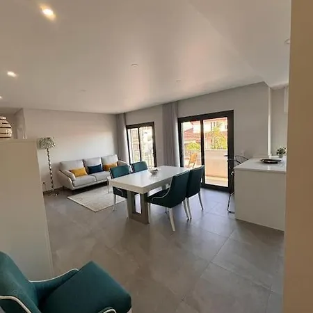 Stylish Near Oasis Apartment *